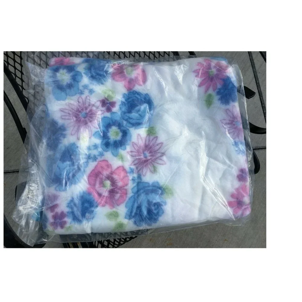 Vintage BEACON Blanket 1960's Pink & Blue Floral Flowers Shabby Retro  72 x 90